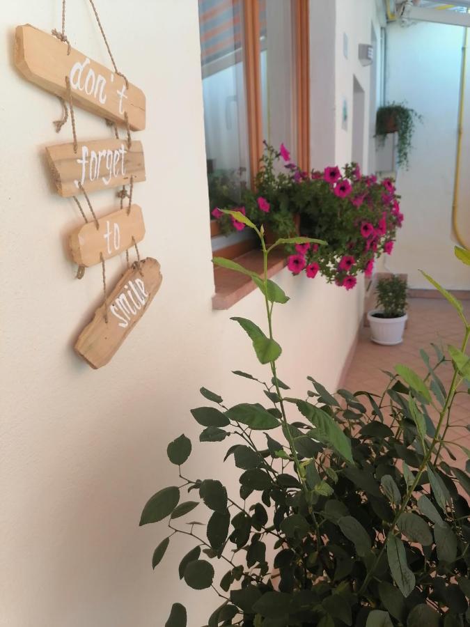 Hotel Luisa Бренцоне-суль-Гарда Экстерьер фото